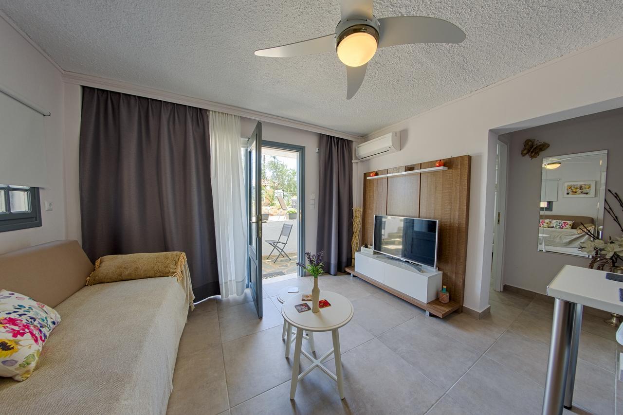 Irida Holiday Apartments Stoúpa Exterior foto