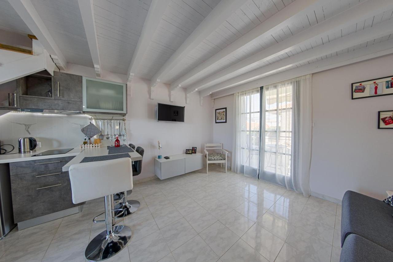 Irida Holiday Apartments Stoúpa Exterior foto